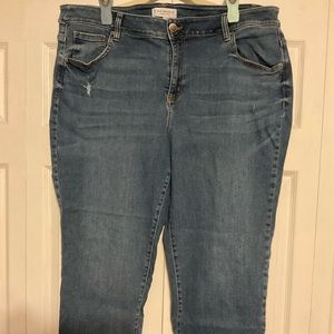 Distressed straight crop size 24